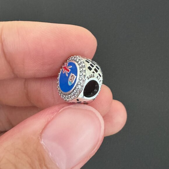 Pandora ANGUILLA Exclusive Charm - Picture 8 of 9